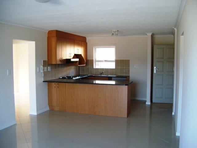 To Let 2 Bedroom Property for Rent in Somerset West Western Cape